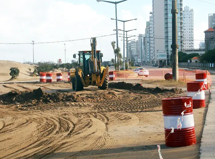 Preparativos para repavimentar tramo de la 2 y estudio de suelo para la Casa de la Provincia