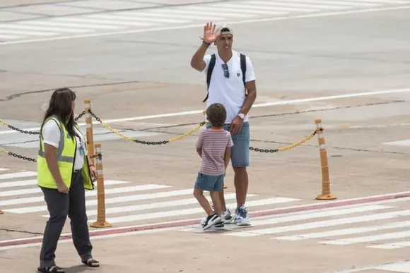 Luis Suarez llegó a Rosario para pasar las fiestas con Messi