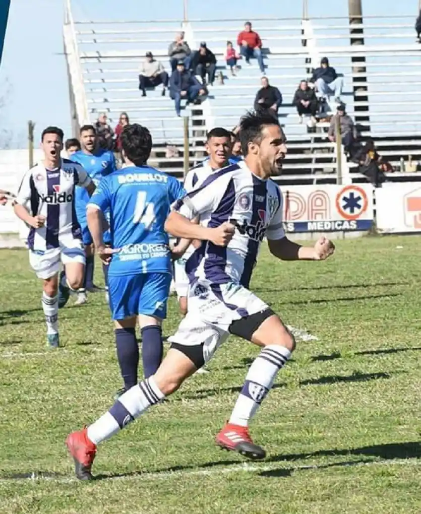Deportivo perdió con Atlético Uruguay y quedó obligado para la revancha