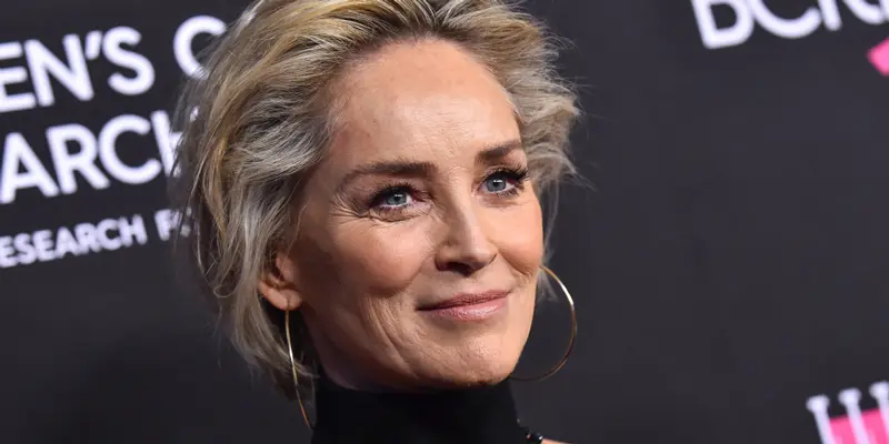 Contrario a Bosé, Sharon Stone lanza dramático mensaje por el uso de la mascarilla