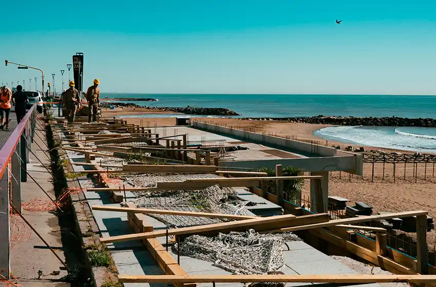 Avanza la construcción del muro de una de las playas de La Perla