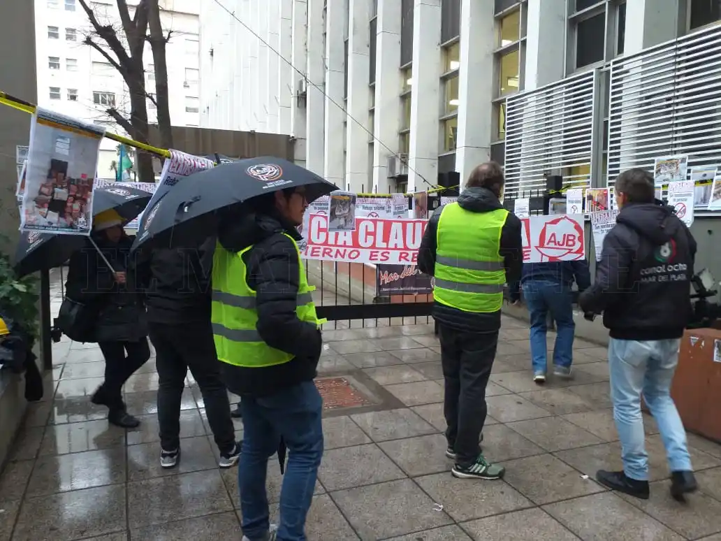 Judiciales continúan reclamando por mejoras salariales y de infraestructura