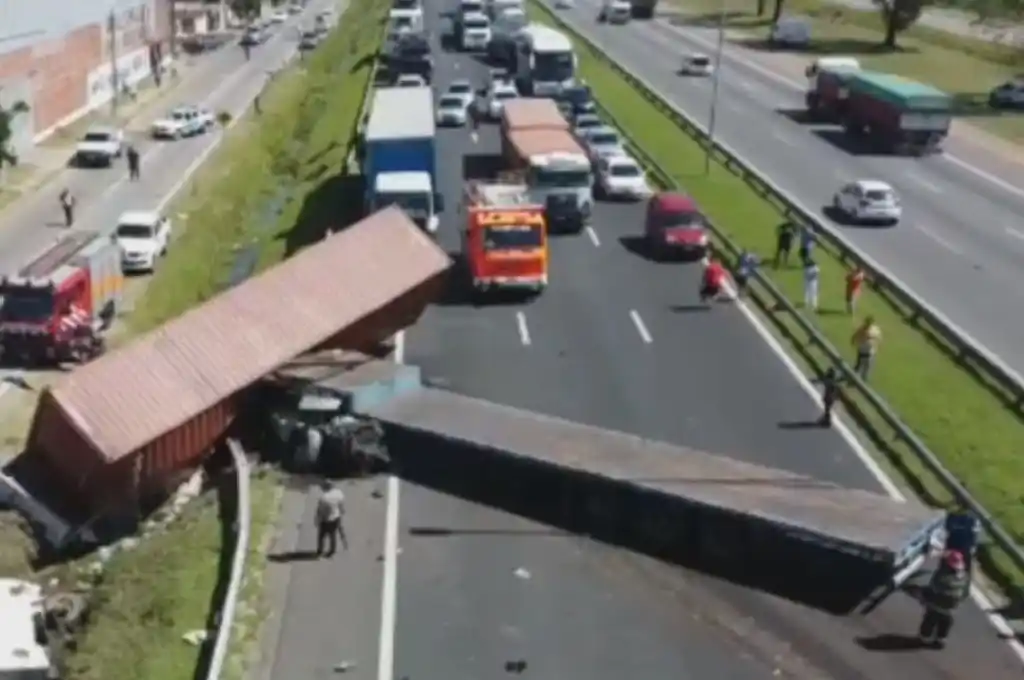 Violento choque múltiple en Panamericana: al menos tres heridos