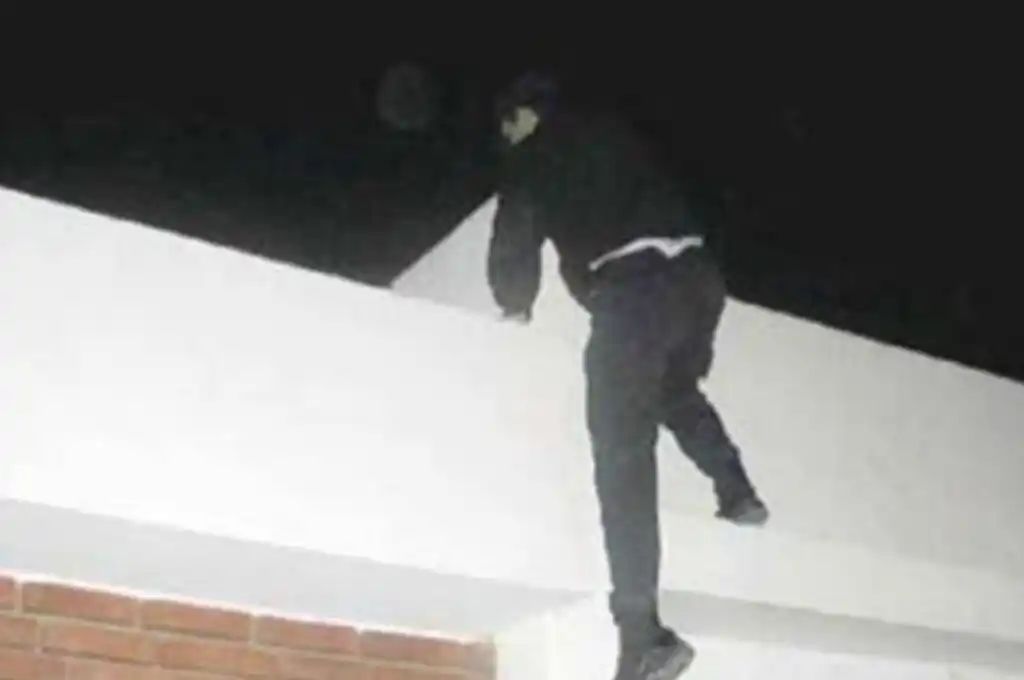 Impotencia de vecinos por ladrones que se pasean por sus patios y techos