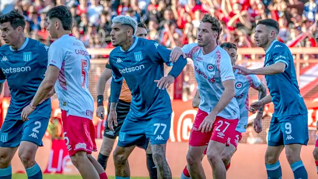 Racing fue goleado en La Paternal