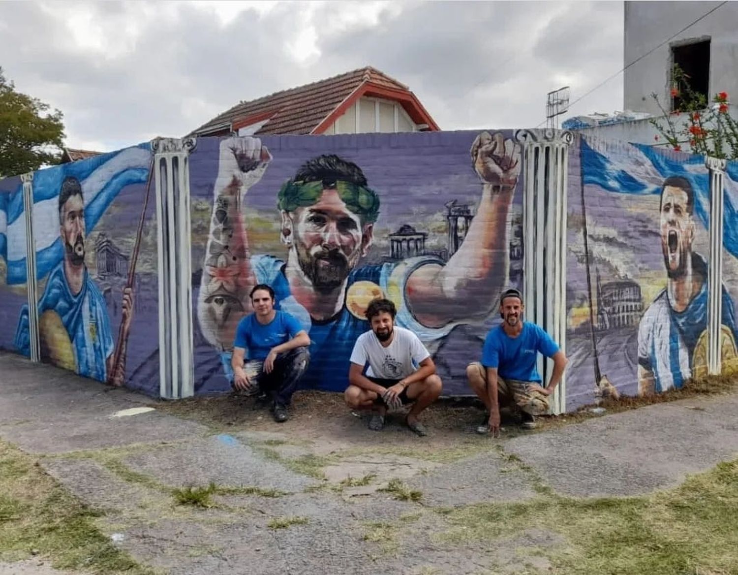 Almirante Brown homenajeó a la Selección con un mural gigante