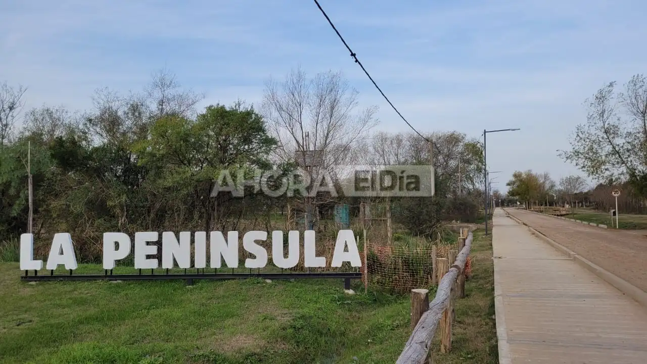 Un joven de 20 años le estaba pegando a su novia de 19 en el Camino de la Península y fue capturado por un vecino