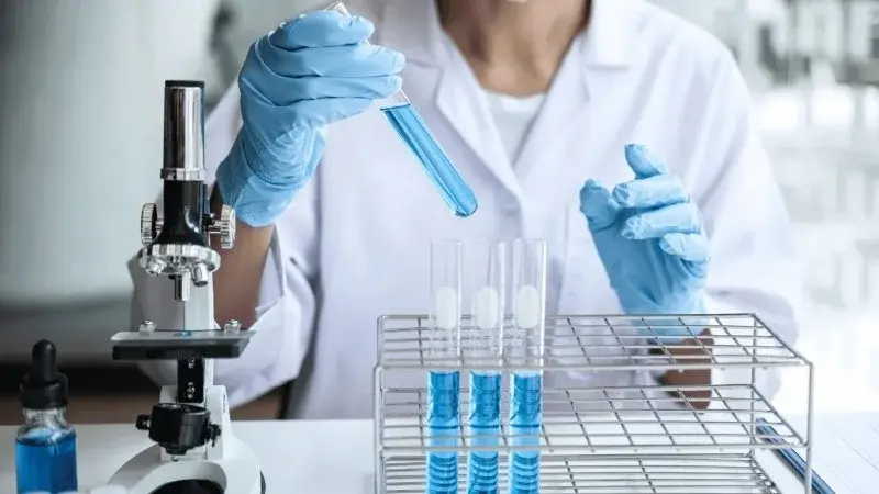 ANMAT prohibió medicamentos y productos médicos de un laboratorio que se vendían por Mercado Libre