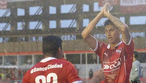 Independiente cosechó una victoria ante Belgrano sobre el final