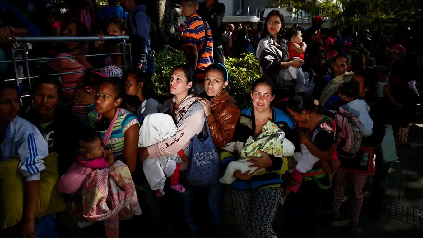 La desesperación empuja más venezolanos a Colombia