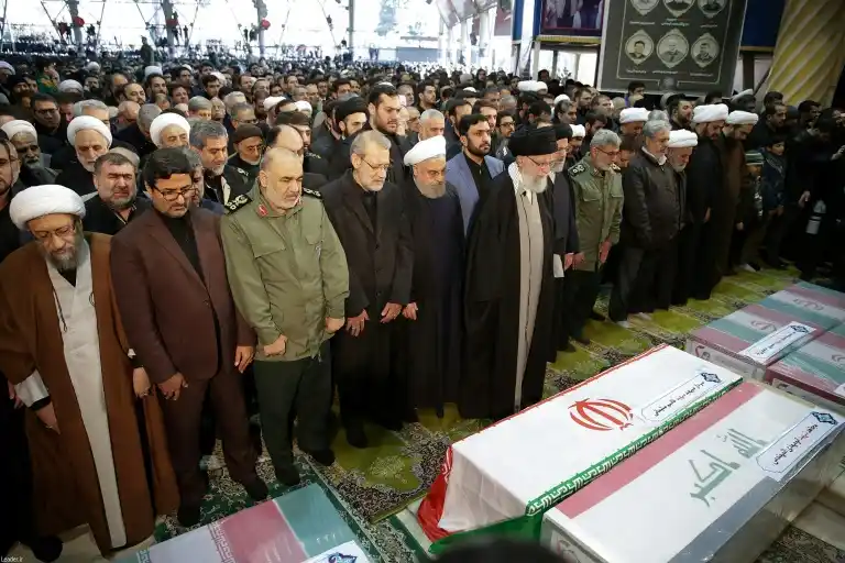 Una marea humana despidió en Teherán al poderoso comandante iraní Qasem Soleimani