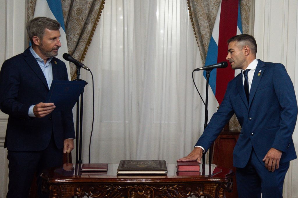 Daniel blanzaco jur como nuevo ministro de salud de entre r os