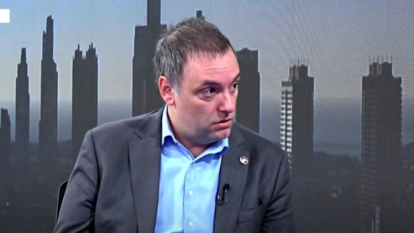Adorni atribuyó la derrota de LLA en Provincia a un error comunicacional: "No logramos llegar a todos los bonaerenses"