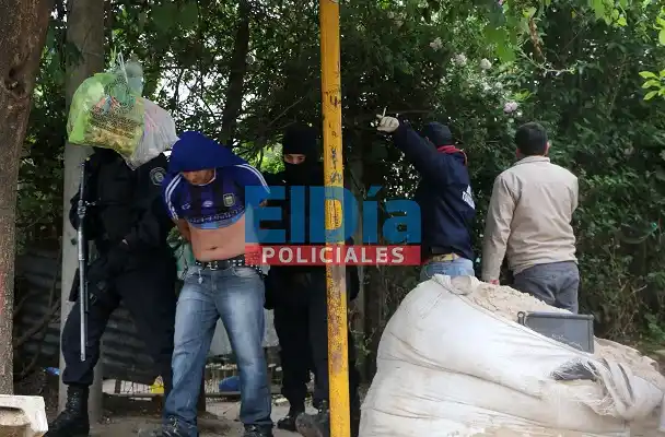 Secuestran cocaína, cerca  de $40 mil y detienen a 15 personas  