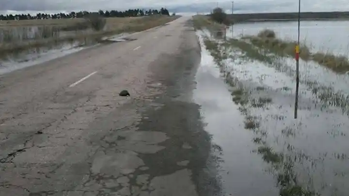 Inundaciones: varios pueblos están a punto de quedar aislados