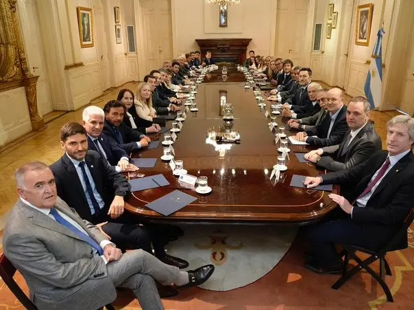 Comenzó el encuentro entre Milei y los gobernadores que invitó a Casa Rosada.