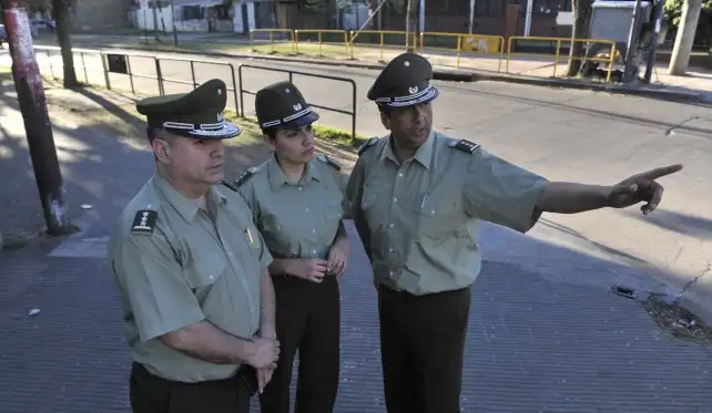 Carabineros chilenos recorrieron barrios en la ciudad de Rosario