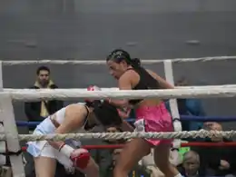 En el Polideportivo Norte, Nahir Erlin se impuso frente a la bonaerense Morales y sigue invicta como profesional