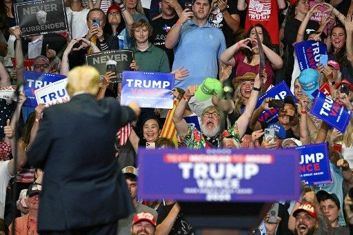 Trump se defiende al retomar su campaña: DESCARTA SER UNA AMENAZA para la democracia