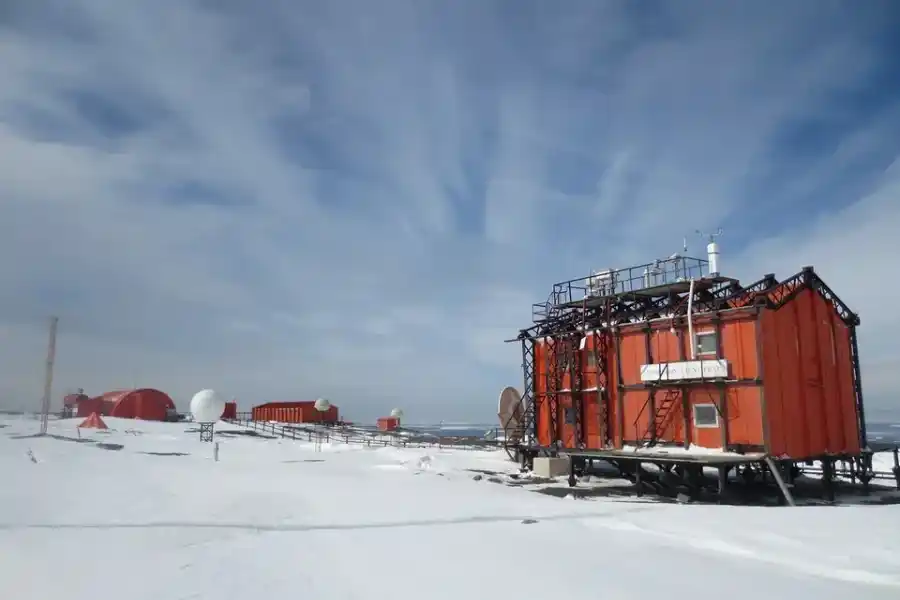 Base Marambio: un militar atacó a mazazos a otro mientras dormía