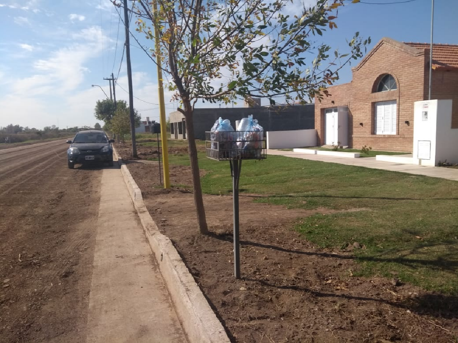 Forzaron la puerta del frente y robaron en una casa