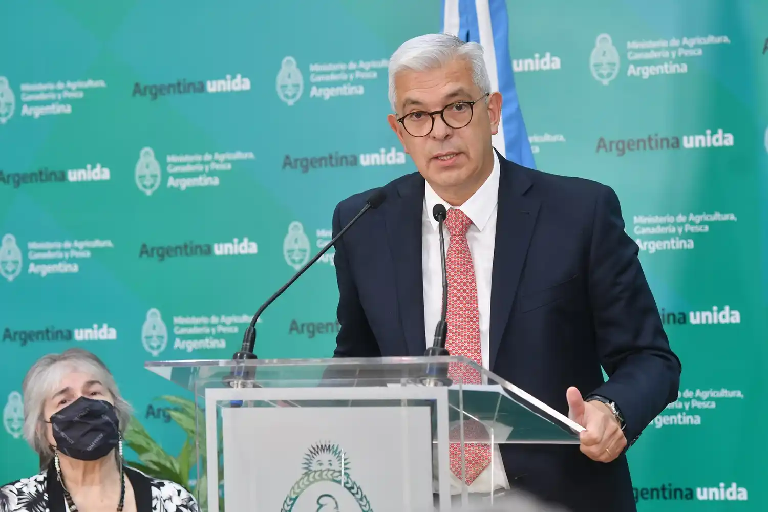 Domínguez: “El Gobierno busca desacoplar el mercado interno de los precios internacionales”