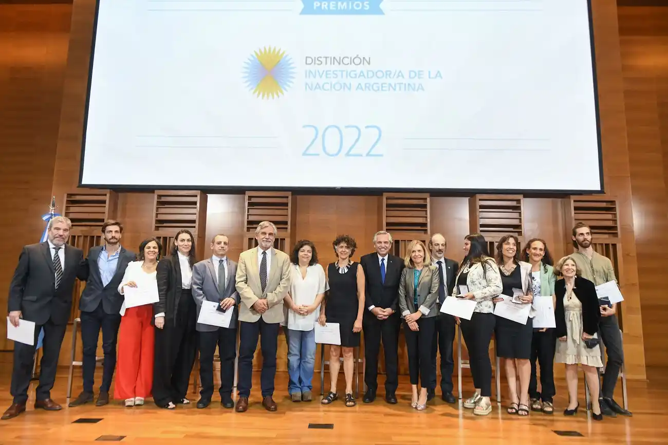 Alberto Fernández encabezó junto al ministro de Ciencia, Tecnología e Innovación, Daniel Filmus, la entrega de premios a investigadores destacados.