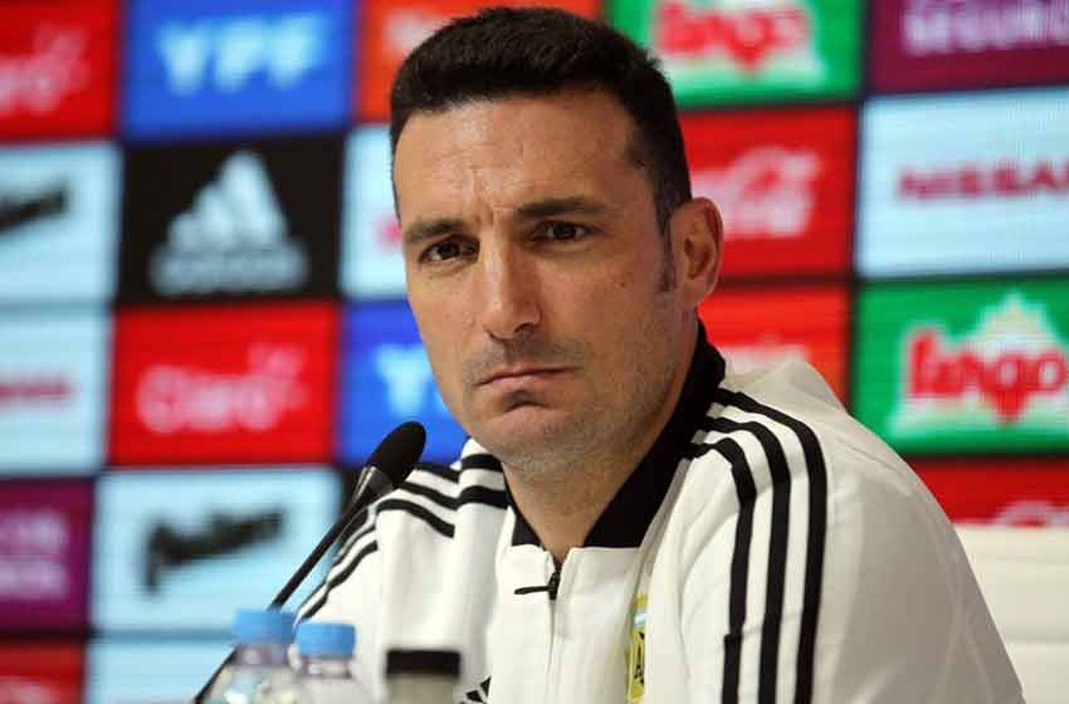 Scaloni: «Tengo el equipo definido, pero se lo voy a comunicar a los jugadores»