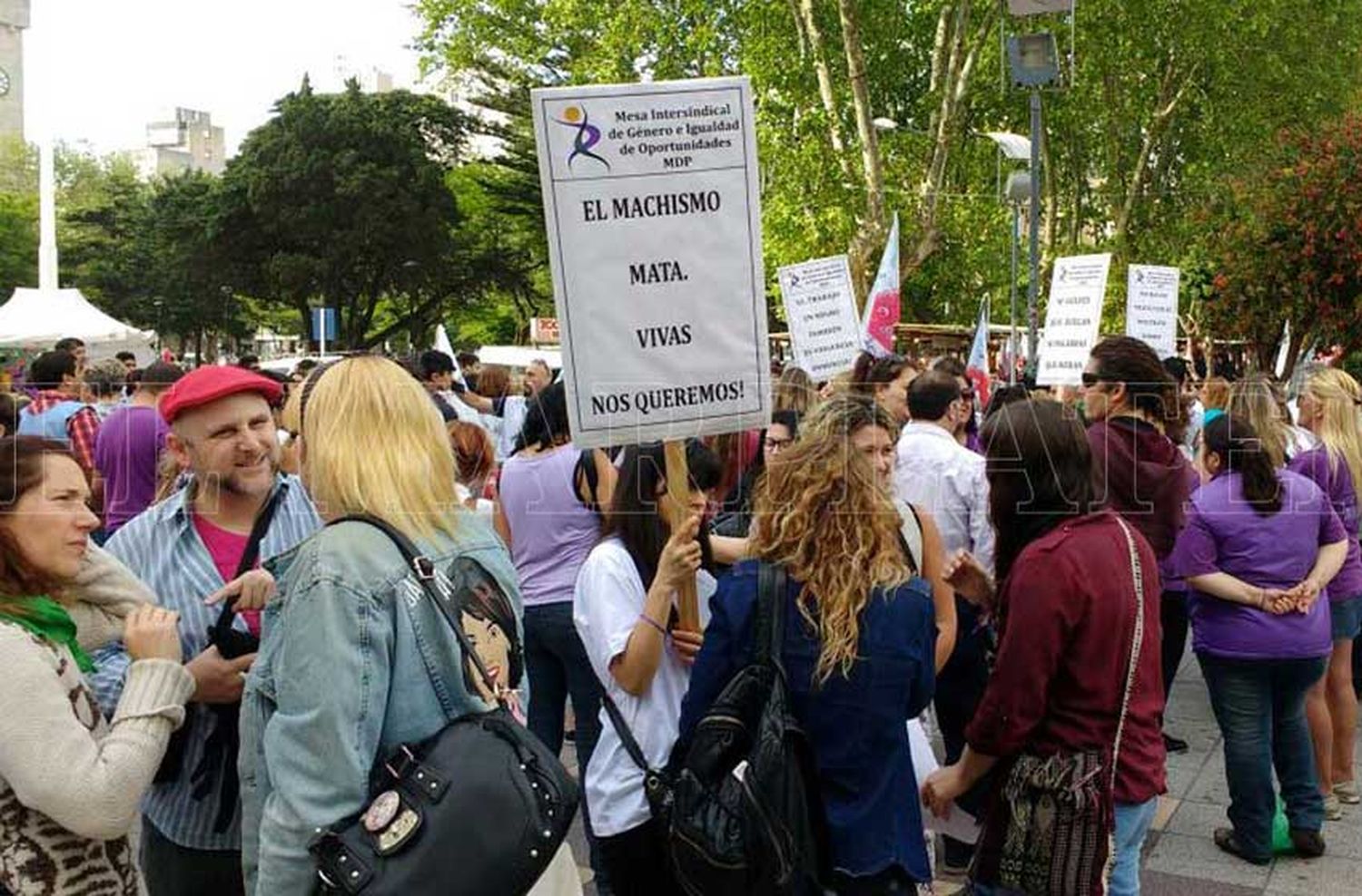 Piden que Mourelle de respuestas en torno a políticas de género