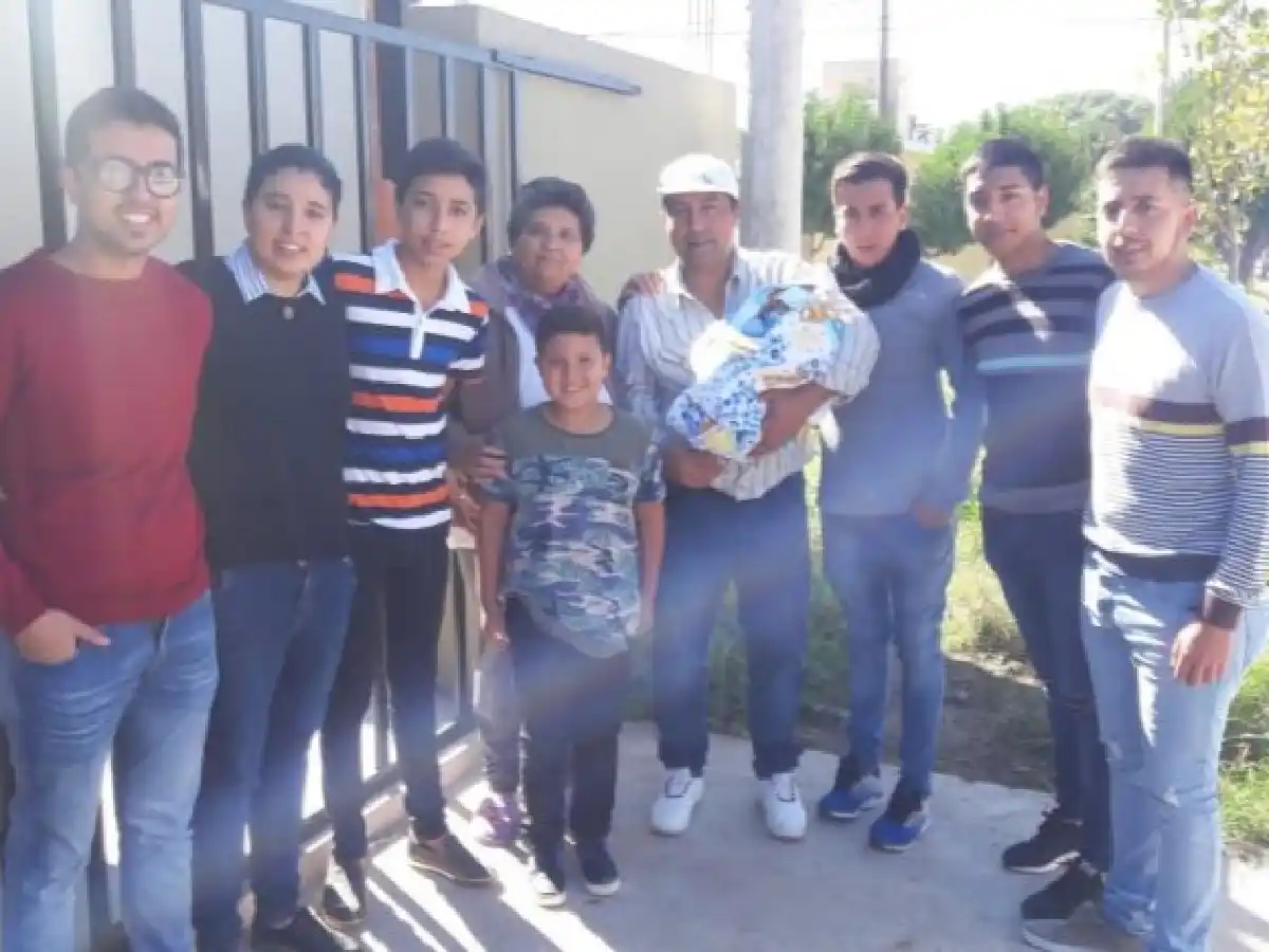 Arroyito: nació Camilo, séptimo hijo varón y ahijado del presidente Macri