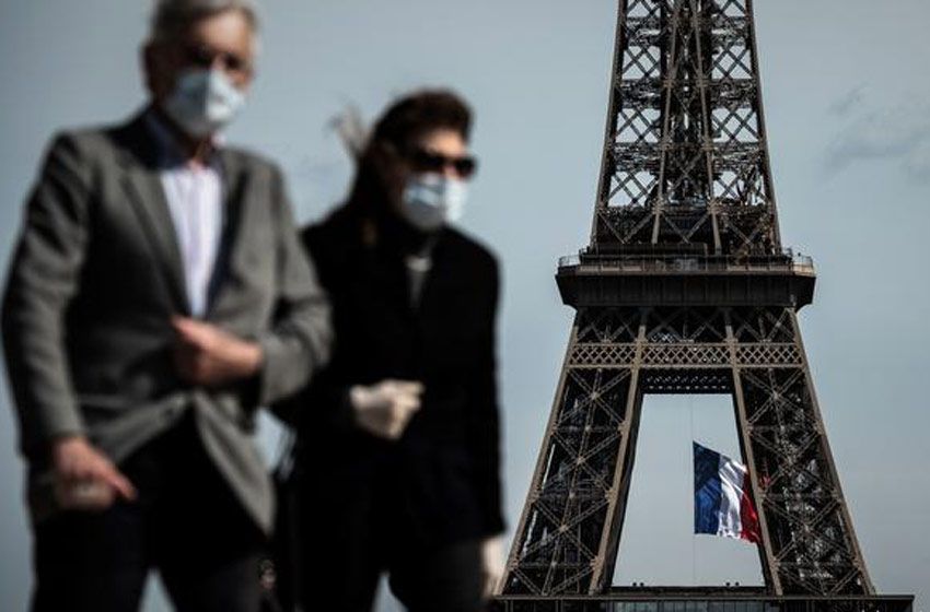 Francia regresa a la cuarentena estricta: sin clases presenciales y sólo abren comercios esenciales