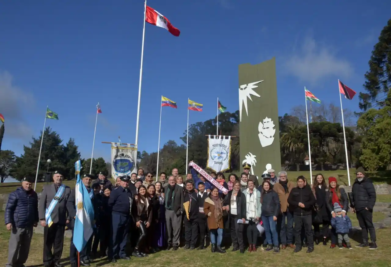 Lunghi participó de un acto por la independencia de Perú