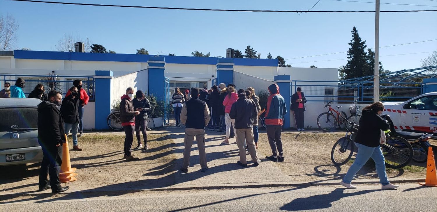 Abrieron la convocatoria a vacunarse por covid-19 y colapsó