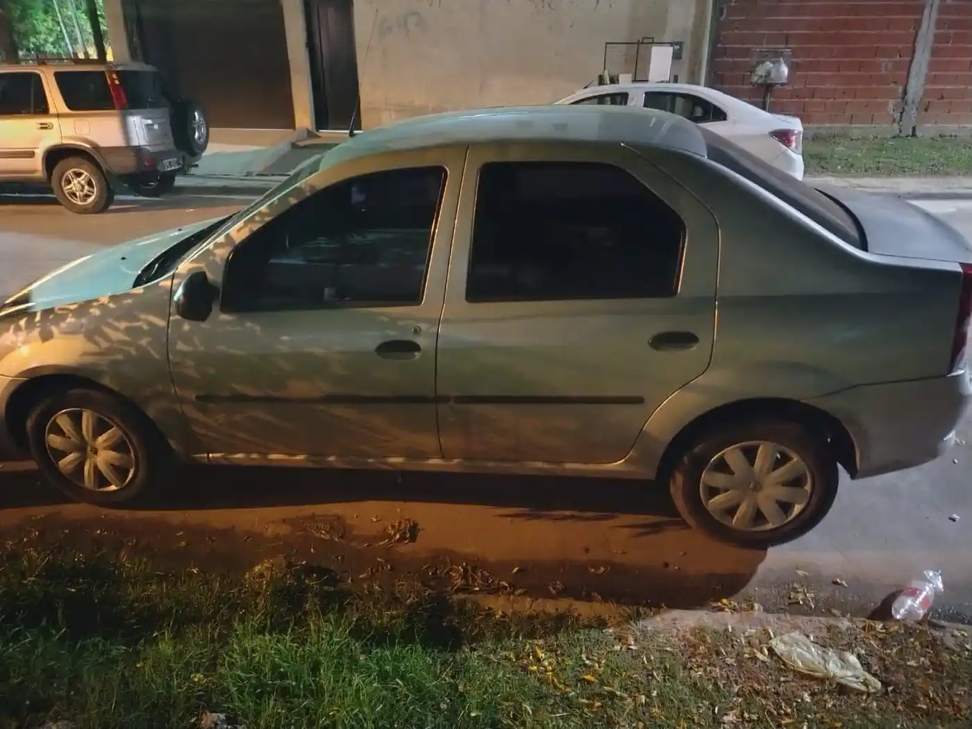 Durante la persecución, el conductor realizó maniobras peligrosas.