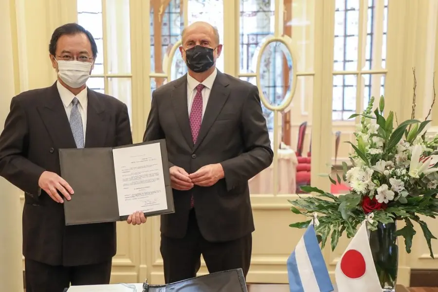 En Santa Fe, Perotti se reunió con el embajador de Japón