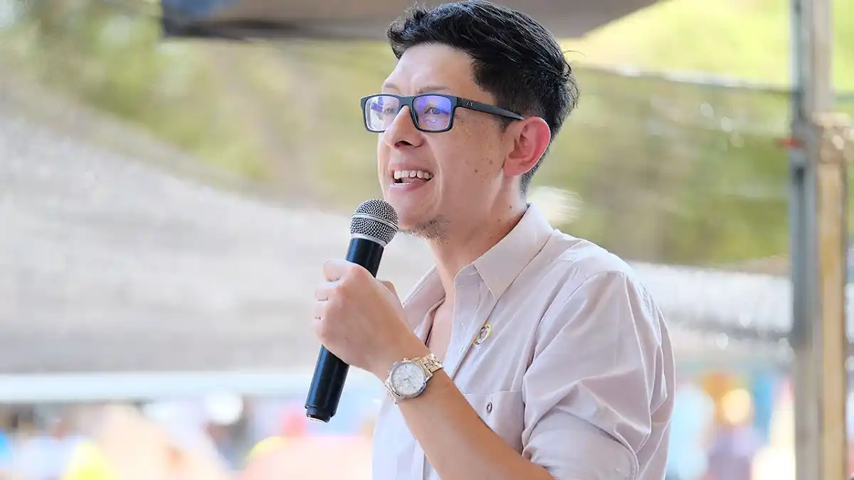 Cómo el ministro de EDUCACIÓN de COLOMBIA REPRUEBA su MAESTRÍA y se convierte en blanco de críticas