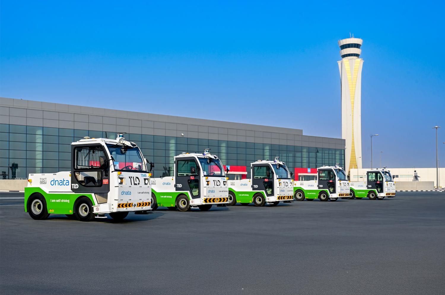 Dnata empezó a desplegar vehículos de handling autónomos en sus operaciones aeroportuarias