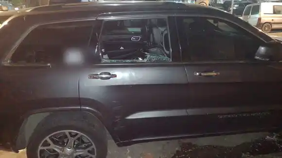 Robo y resistencia en el centro: un detenido y una policía herida