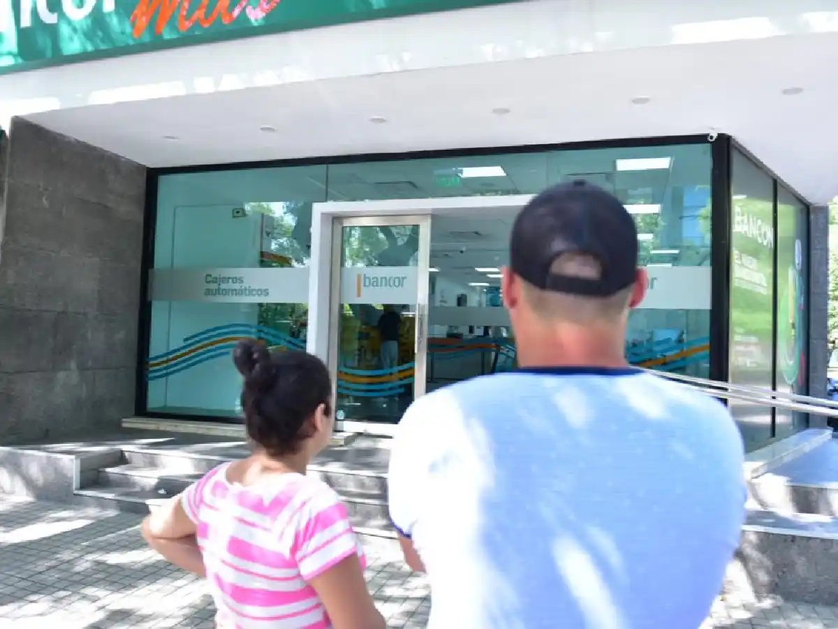 Bancos abrirán el viernes para pagar jubilaciones y AUH