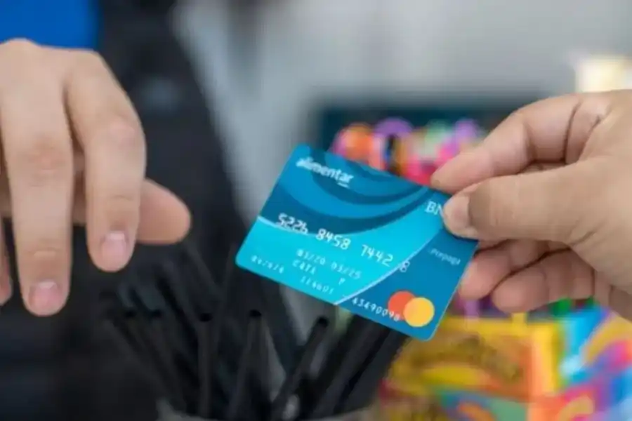 Cambian la AUH y la Tarjeta Alimentar: ¿cuánto cobrarán los beneficiarios desde enero 2024?