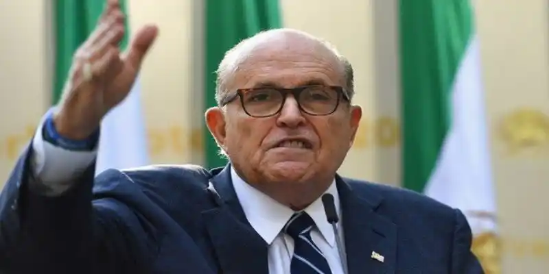 ABOGADO de Trump: «Nos vamos a convertir en Venezuela»