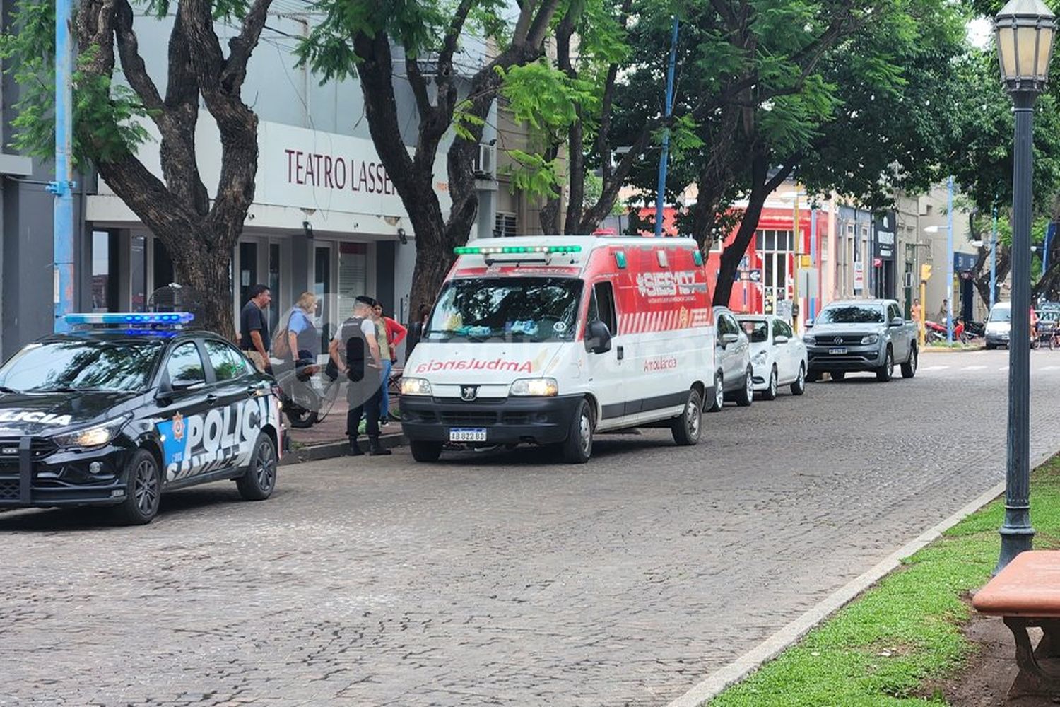 Un motociclista herido y hospitalizado tras un accidente frente al Teatro Lasserre