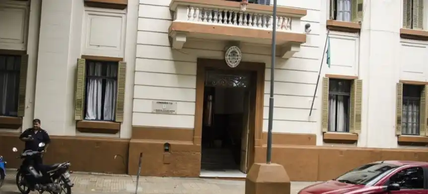 Insólito: En La Plata una mujer fue armada a pedir la liberación de su pareja y quedó detenida