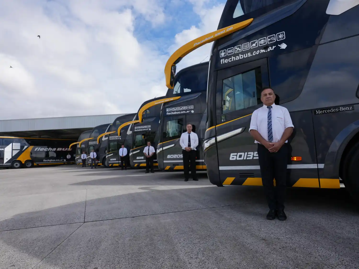 Viví el Travel Bus con Grupo Flecha