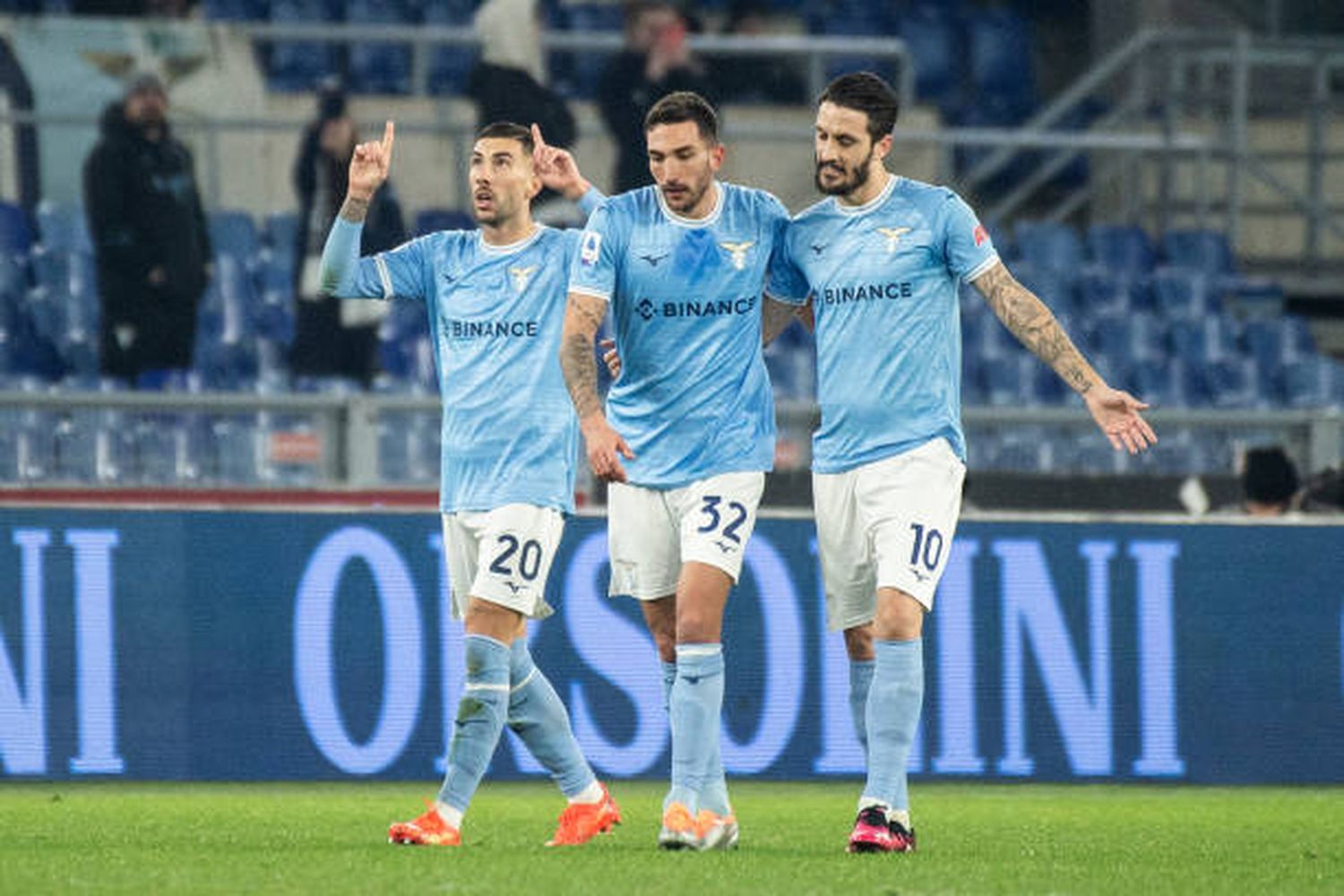 Lazio goleó a Milan y se metió en zona de Champions
