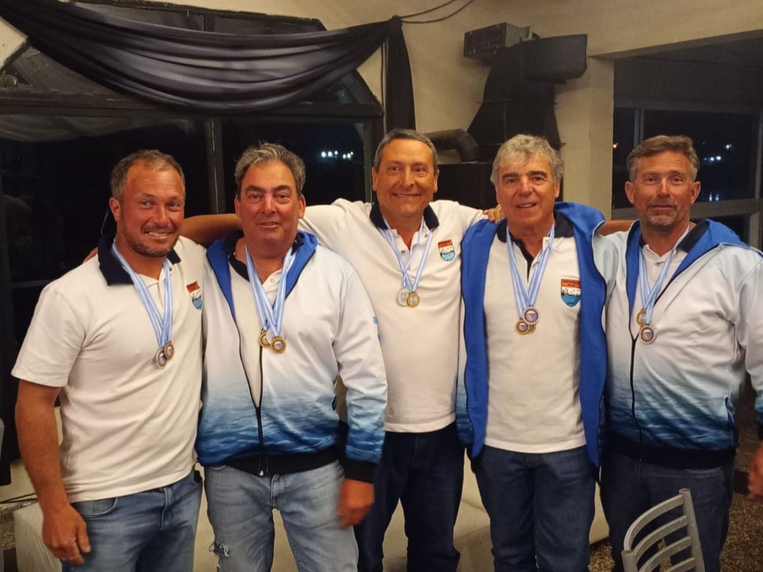Necopesca. Eduardo Merlo, Fernando Espar, José Jensen, Fernando Fulton y el capitán, Catriel Carbajal