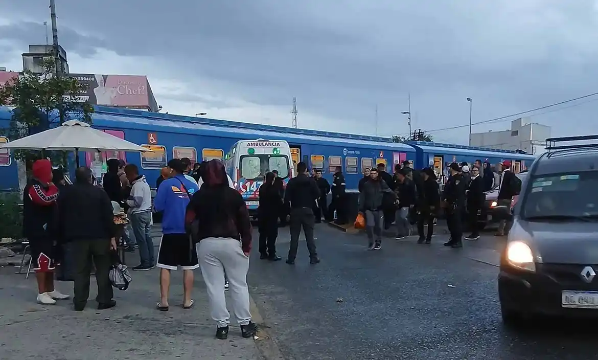 Dos accidentes en pocas horas afectaron el servicio del Tren San Martín