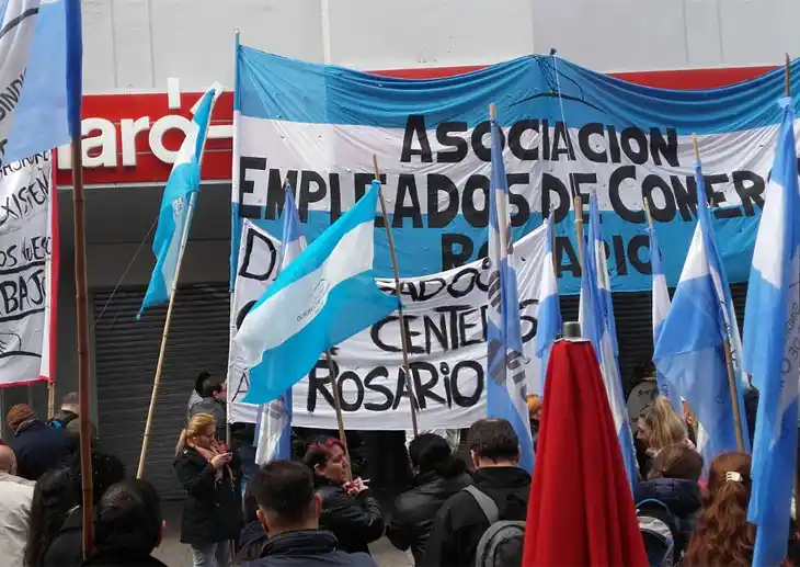 Movilización tras el despido de 25 empleados de Claro