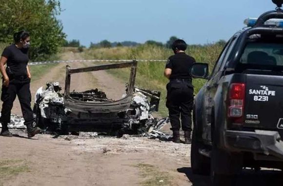 Ordenaron un equipo de fiscales para investigar el feroz ataque en el triple crimen de Ibarlucea y el lavado de activos