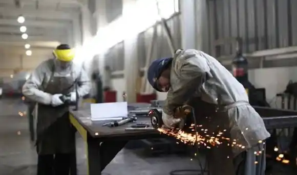 El 50 % de las empresas  industriales tendrá dificultades para pagar el medio aguinaldo 